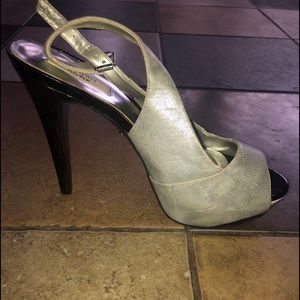 Size 7 Vera Wang silver and black platform heels